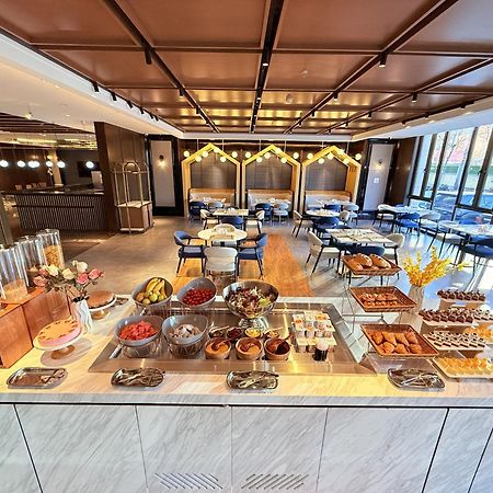 Hilton Garden Inn Beijing Guomao Esterno foto