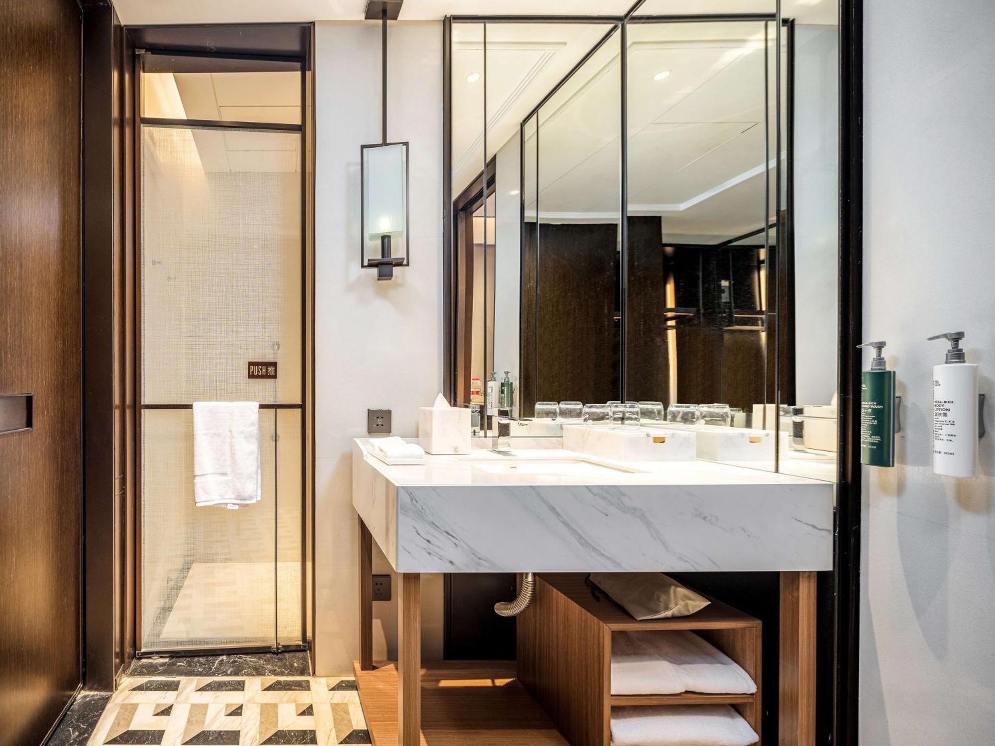 Hilton Garden Inn Beijing Guomao Esterno foto